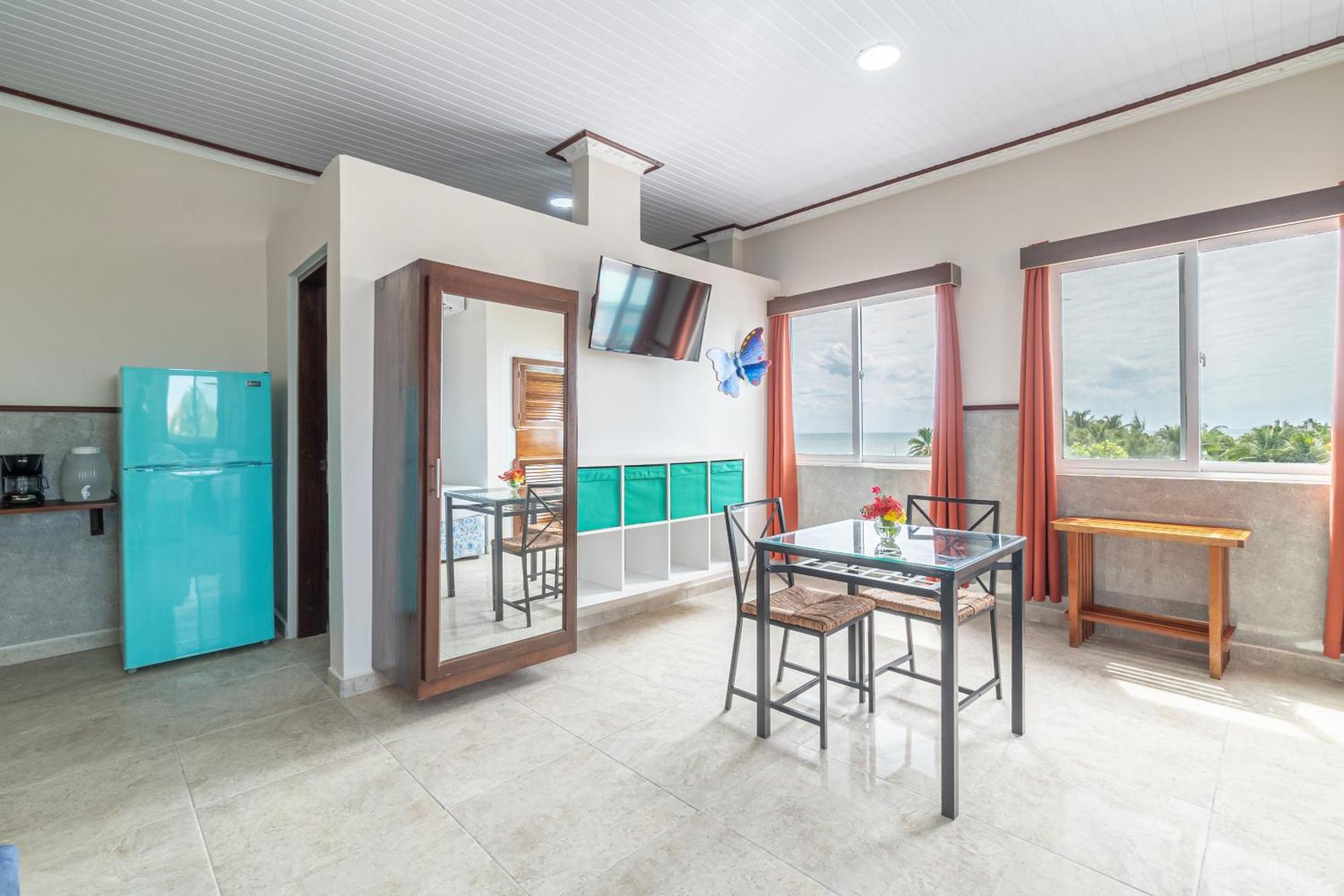 Island Magic Beach Resort Caye Caulker Exteriör bild