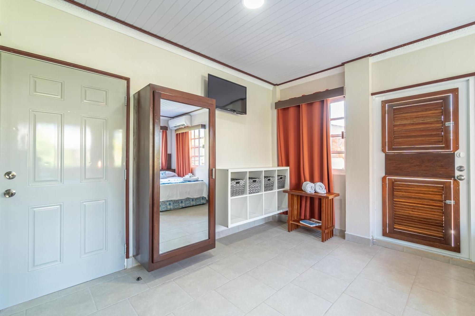 Island Magic Beach Resort Caye Caulker Exteriör bild