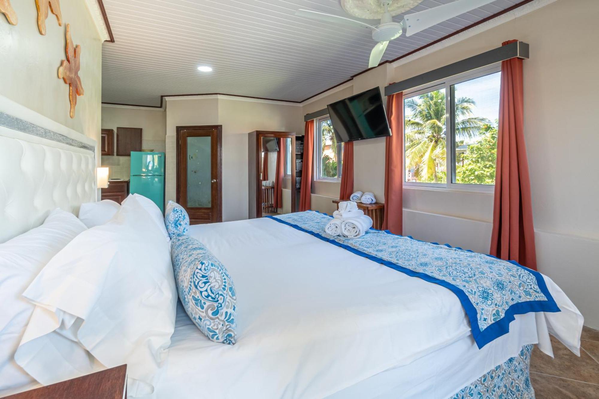 Island Magic Beach Resort Caye Caulker Exteriör bild