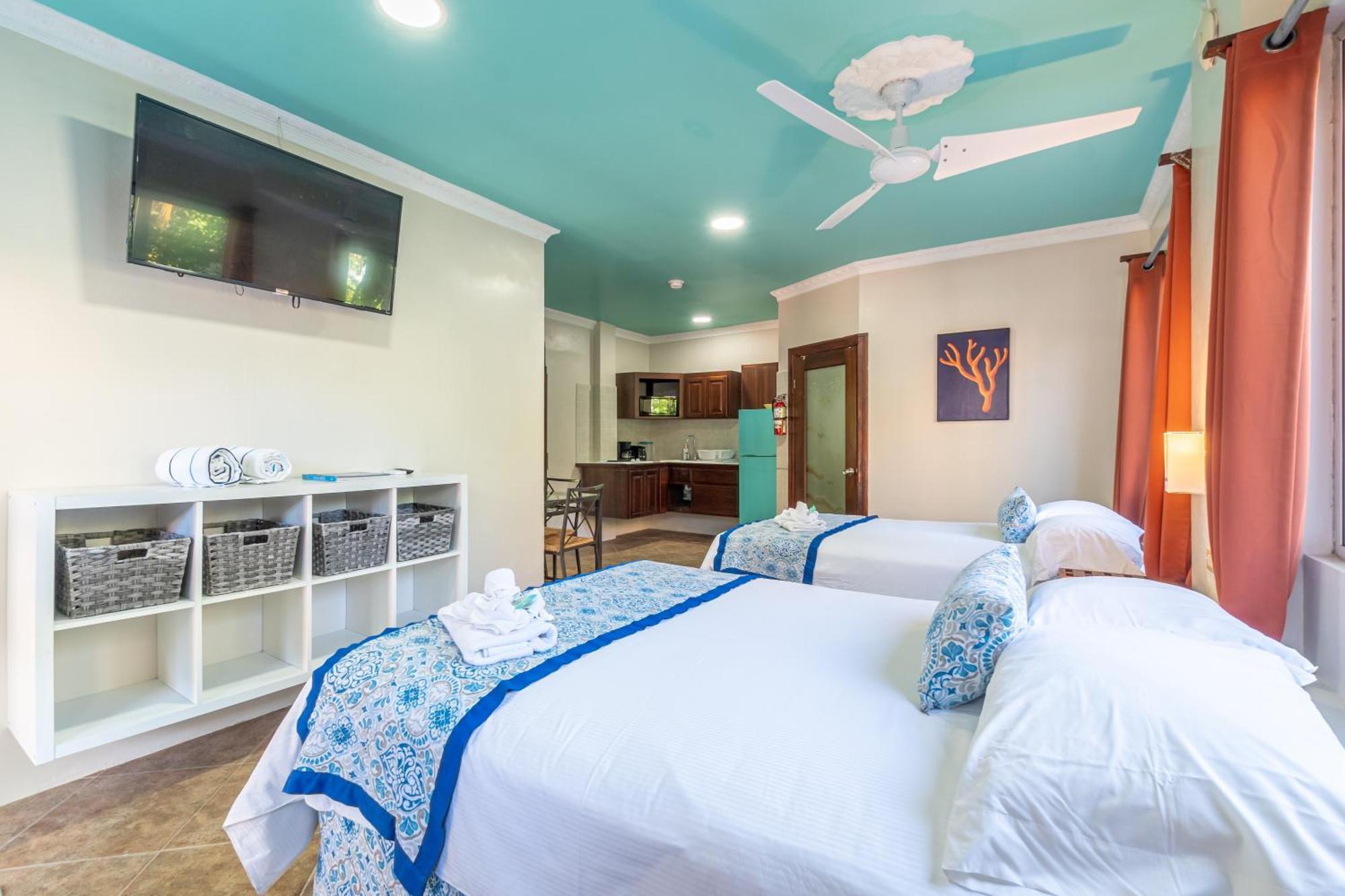Island Magic Beach Resort Caye Caulker Exteriör bild